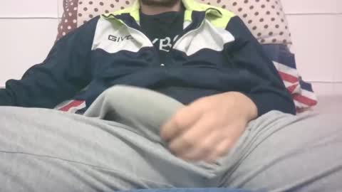 tommaso9046 online show from December 16, 2024, 5:11 pm