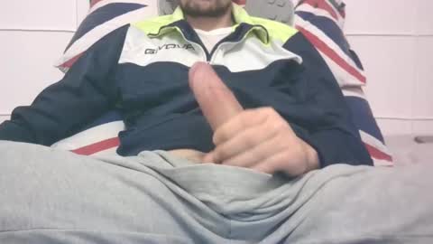 tommaso9046 online show from February 2, 2025, 3:39 pm