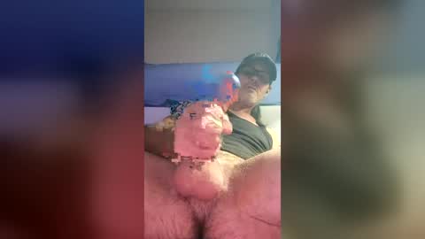 Snapshot of tommgunn25 chatting on June 21, 2026, 7:44 am tommgunn25 online show from June 21, 2026, 7:44 am