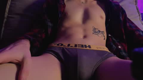 Tommie online show from December 4, 2025, 5:39 am