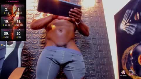 Snapshot of tommike388 chatting on February 13, 2026, 12:39 am Tom Mike online show from February 13, 2026, 12:39 am