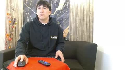 tommy160920 online show from November 17, 2025, 12:55 pm