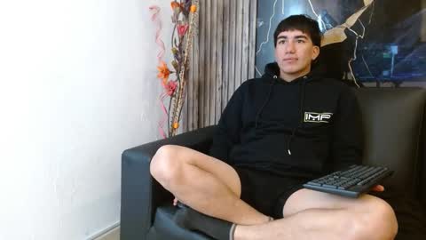 tommy160920 online show from November 26, 2025, 1:23 pm