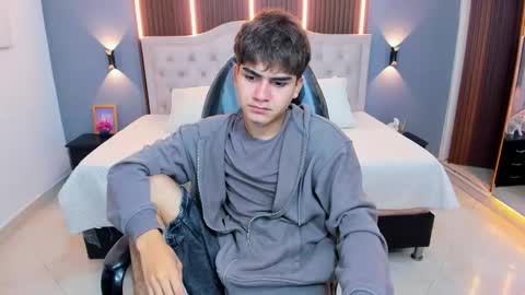 Tommy  online show from January 11, 2026, 3:22 am