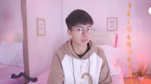 Blue  online show from October 22, 2025, 1:44 pm