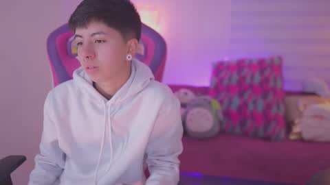 Blue  online show from November 10, 2025, 12:37 pm