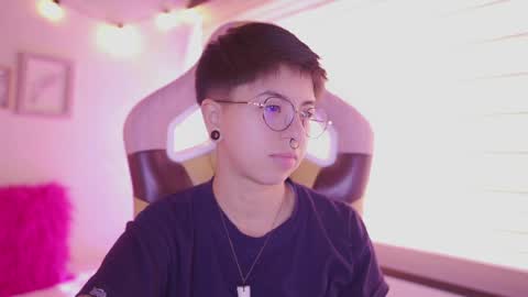 Blue  online show from April 7, 2026, 2:39 pm