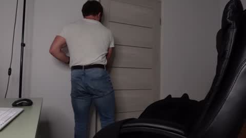  tommy burnzzz  online show from January 14, 2025, 2:40 am