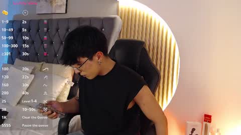 Snapshot of tommy_claks chatting on July 7, 2026, 7:40 pm Tommy online show from July 7, 2026, 7:40 pm
