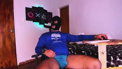 Snapshot of tommy_sccott chatting on December 14, 2024, 4:56 am tommy_sccott online show from December 14, 2024, 4:56 am