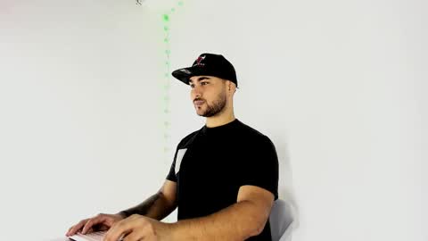 Snapshot of tommy_sccott chatting on September 13, 2025, 11:04 pm tommy_sccott online show from September 13, 2025, 11:04 pm