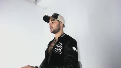 Snapshot of tommy_sccott chatting on October 22, 2025, 12:44 am tommy_sccott online show from October 22, 2025, 12:44 am