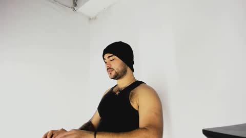 Snapshot of tommy_sccott chatting on November 4, 2025, 9:36 pm tommy_sccott online show from November 4, 2025, 9:36 pm