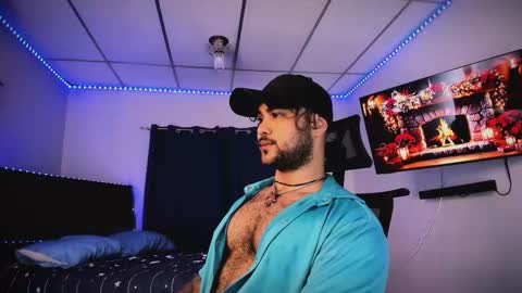 Snapshot of tommy_sccott chatting on December 13, 2025, 10:15 pm tommy_sccott online show from December 13, 2025, 10:15 pm