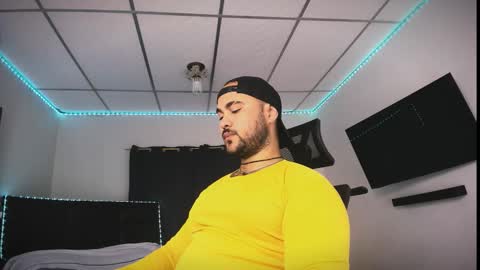 Snapshot of tommy_sccott chatting on February 11, 2026, 9:20 pm tommy_sccott online show from February 11, 2026, 9:20 pm