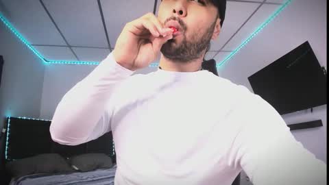 Snapshot of tommy_sccott chatting on February 27, 2026, 9:59 pm tommy_sccott online show from February 27, 2026, 9:59 pm