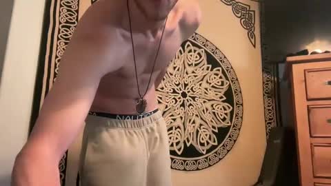 tommygunzsolo online show from December 19, 2024, 8:34 pm