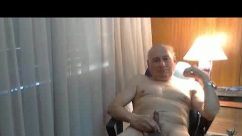 Snapshot of tommylecock chatting on March 2, 2025, 12:42 am tommylecock online show from March 2, 2025, 12:42 am