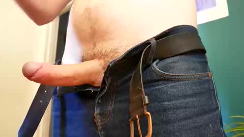 Tom online show from September 9, 2025, 9:42 am