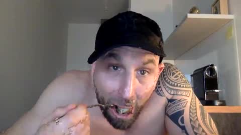 Snapshot of tommyx01 chatting on January 21, 2025, 11:35 am Thomas Fit online show from January 21, 2025, 11:35 am