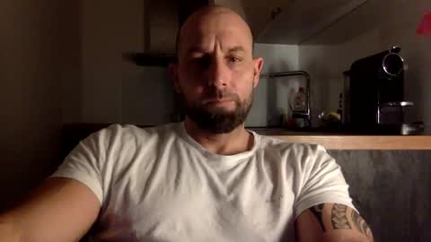 Snapshot of tommyx01 chatting on January 24, 2025, 8:22 pm Thomas Fit online show from January 24, 2025, 8:22 pm