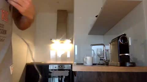 Snapshot of tommyx01 chatting on February 6, 2025, 7:24 am Thomas Fit online show from February 6, 2025, 7:24 am