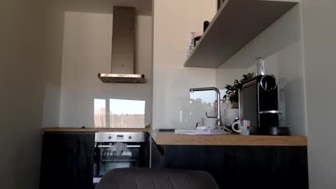 Snapshot of tommyx01 chatting on February 20, 2025, 8:28 am Thomas Fit online show from February 20, 2025, 8:28 am