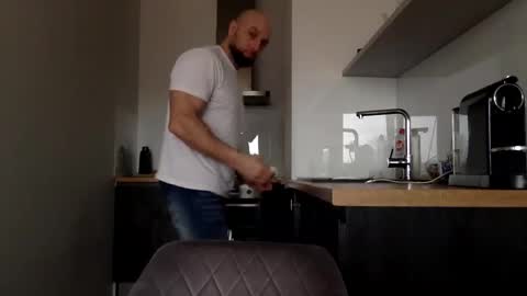 Snapshot of tommyx01 chatting on February 23, 2025, 1:21 pm Thomas Fit online show from February 23, 2025, 1:21 pm