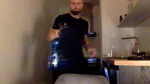 Snapshot of tommyx01 chatting on February 25, 2025, 9:02 pm Thomas Fit online show from February 25, 2025, 9:02 pm