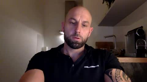 Snapshot of tommyx01 chatting on March 9, 2025, 5:17 pm Thomas Fit online show from March 9, 2025, 5:17 pm