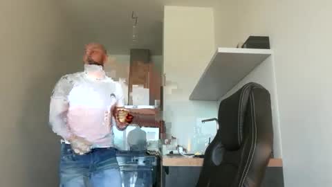 Snapshot of tommyx01 chatting on October 1, 2025, 10:21 am Thomas Fit online show from October 1, 2025, 10:21 am