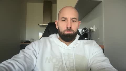 Snapshot of tommyx01 chatting on October 9, 2025, 7:28 am Thomas Fit online show from October 9, 2025, 7:28 am