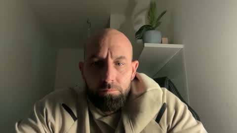 Snapshot of tommyx01 chatting on October 12, 2025, 4:50 pm Thomas Fit online show from October 12, 2025, 4:50 pm