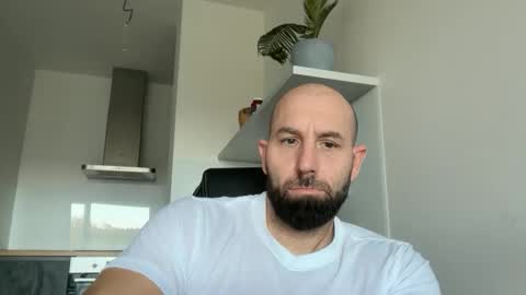 Snapshot of tommyx01 chatting on October 13, 2025, 6:46 am Thomas Fit online show from October 13, 2025, 6:46 am