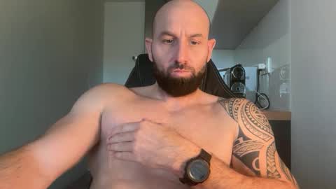 Snapshot of tommyx01 chatting on October 14, 2025, 12:50 pm Thomas Fit online show from October 14, 2025, 12:50 pm