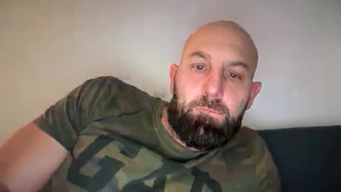 Snapshot of tommyx01 chatting on October 18, 2025, 8:09 pm Thomas Fit online show from October 18, 2025, 8:09 pm