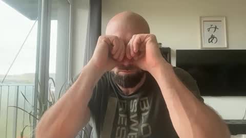 Snapshot of tommyx01 chatting on October 23, 2025, 9:19 am Thomas Fit online show from October 23, 2025, 9:19 am