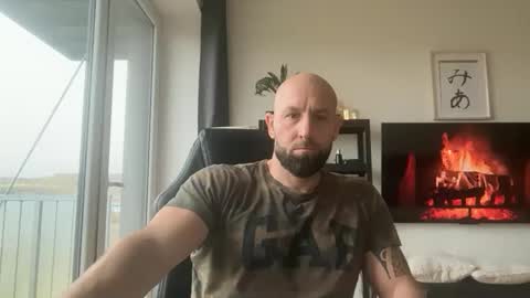 Snapshot of tommyx01 chatting on October 25, 2025, 7:16 am Thomas Fit online show from October 25, 2025, 7:16 am