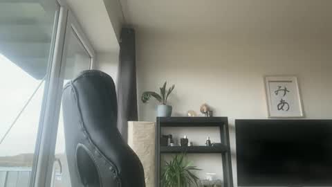 Snapshot of tommyx01 chatting on October 27, 2025, 8:07 am Thomas Fit online show from October 27, 2025, 8:07 am