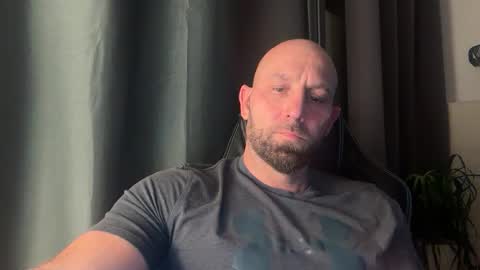 Snapshot of tommyx01 chatting on October 30, 2025, 9:48 pm Thomas Fit online show from October 30, 2025, 9:48 pm