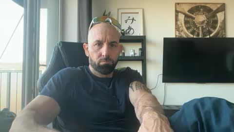 Snapshot of tommyx01 chatting on November 6, 2025, 8:04 am Thomas Fit online show from November 6, 2025, 8:04 am