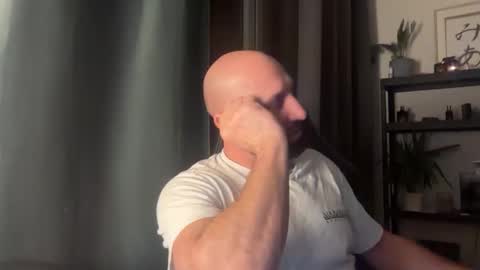 Snapshot of tommyx01 chatting on November 11, 2025, 8:09 pm Thomas Fit online show from November 11, 2025, 8:09 pm