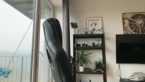 Snapshot of tommyx01 chatting on December 1, 2025, 8:52 am Thomas Fit online show from December 1, 2025, 8:52 am