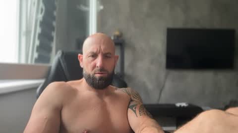 Snapshot of tommyx01 chatting on July 17, 2026, 5:47 am Thomas Fit online show from July 17, 2026, 5:47 am