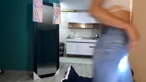 leyla  online show from January 7, 2025, 5:33 am