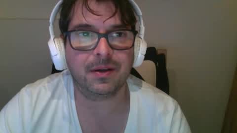 Snapshot of tomsterboys chatting on February 20, 2026, 10:32 pm SandroLickYouCrazy online show from February 20, 2026, 10:32 pm
