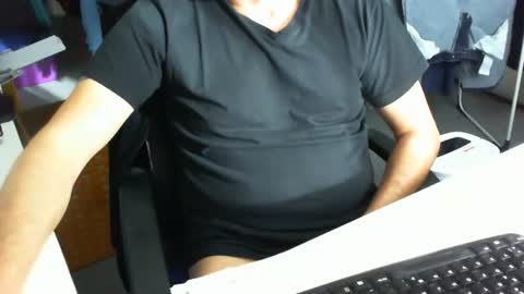 Snapshot of tomtom02029 chatting on November 18, 2025, 9:36 am Tom online show from November 18, 2025, 9:36 am