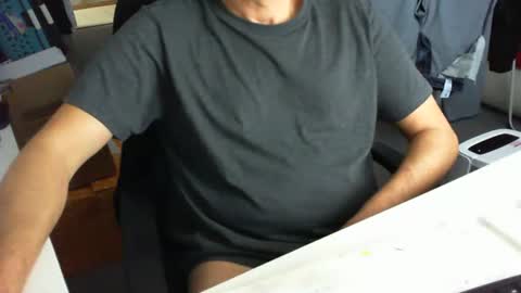 Snapshot of tomtom02029 chatting on December 2, 2025, 10:09 am Tom online show from December 2, 2025, 10:09 am