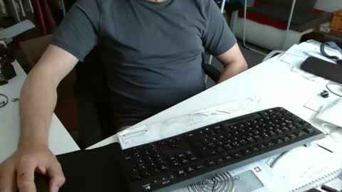 Tom online show from April 20, 2026, 8:28 am