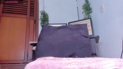 lady blue online show from March 25, 2026, 12:16 am